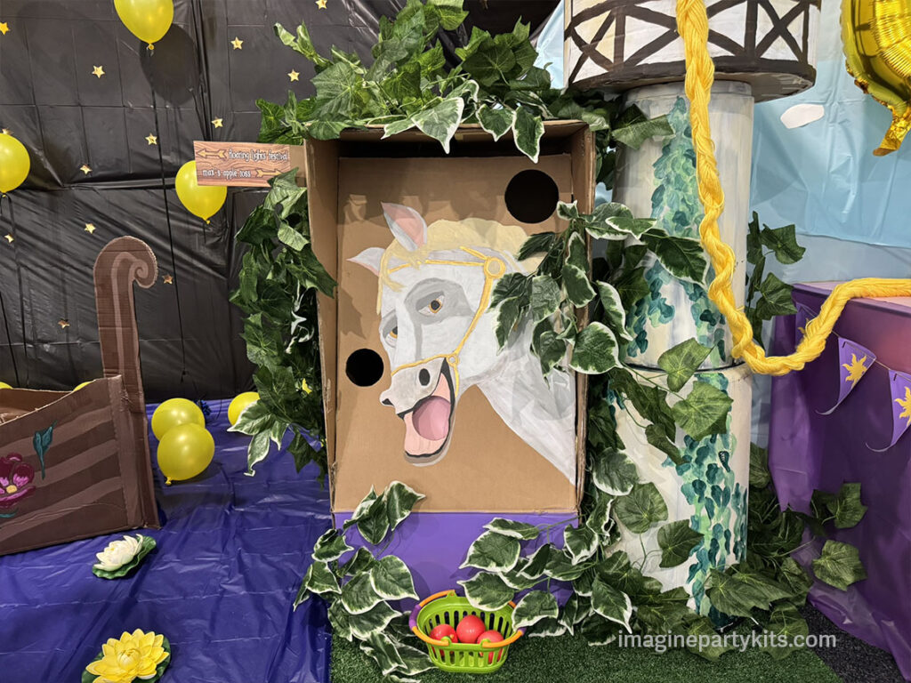 Maximus Apple Toss Tangled party game